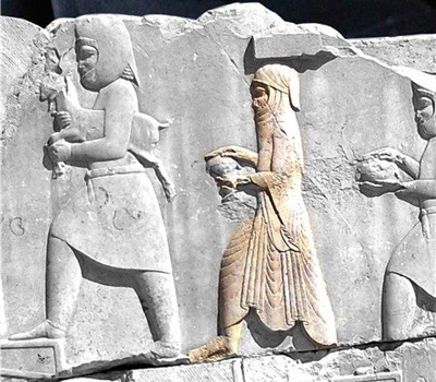 حجاب زنان ایران باستان, لباس زنان ایران باستان 