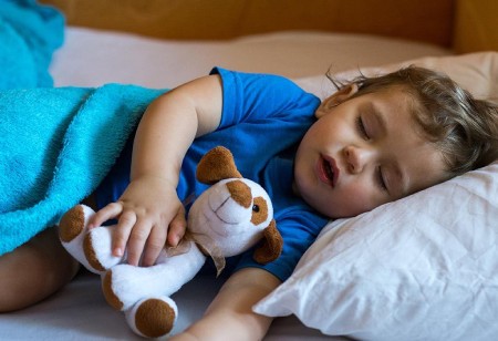 علل هذیان گویی کودک در خواب