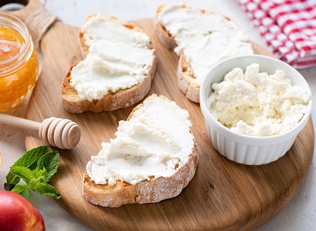 پنیر کم چرب, پنیر کم کالری, پنیرهای رژیمی کم کالری