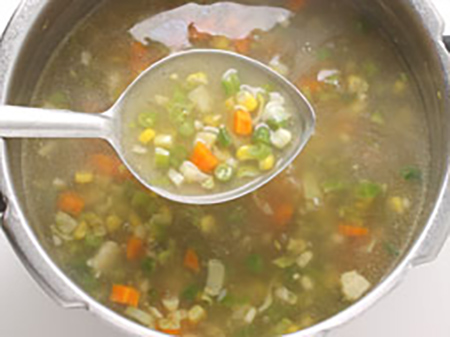 طرز پخت سوپ سبزیجات,روش های پخت سوپ سبزیجات,درست کردن سوپ سبزیجات