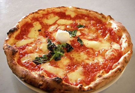 آشنایی با محبوب ترین پیتزاها در 15 منطقه دنیا + عکس