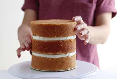 نحوه خامه کشی کیک, آموزش تزئین و خامه کشی کیک خانگی, خامه کشی کیک خانگی