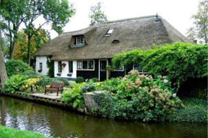 دهکده‌ای بسیار زیبا بدون حتی یک خیابان در هلند!! (تصویری) 1