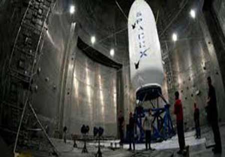 دعوا بر سر ساخت اولین فضاپیمای توریستی دعوا بر سر ساخت اولین فضاپیمای توریستی