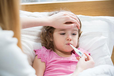 علت پایین نیامدن تب کودک,دلایل تب در کودکان