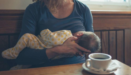 نوشیدن قهوه در دوران شیردهی,تاثیر مصرف قهوه بر نوزاد