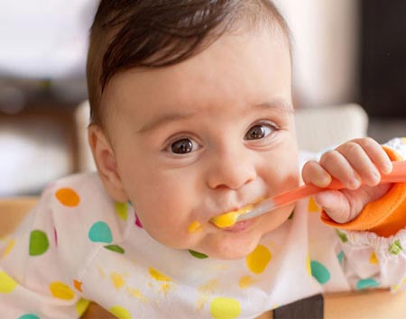 غذای کودکان,میزان غذای نوزاد 8 تا 12 ماهه,میزان خواب کودکان
