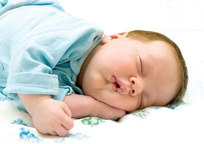 خوابیدن نوزاد,میزان نیاز نوزاد به خواب,خواب نوزاد