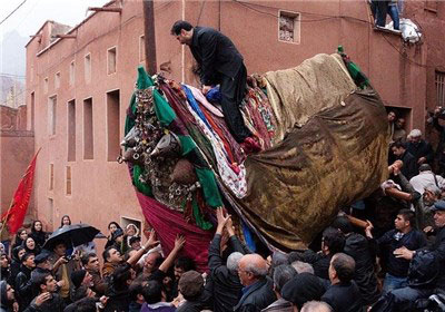 آداب و رسوم مردم نطنز در محرم, مراسم جغجغه زنی