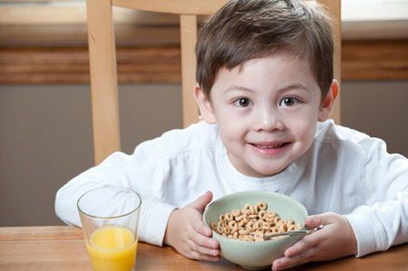 صبحانه ساده و مفید برای کودک,طرز تهیه صبحانه ساده و مفید برای کودک