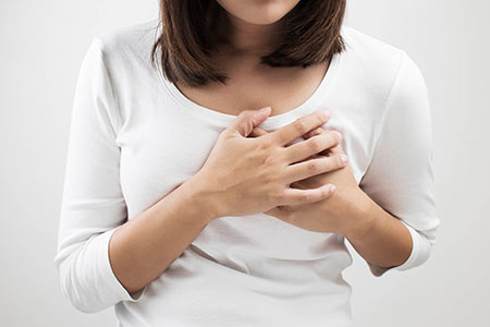 درد سینه در زنان,درد پستان,علت درد سینه