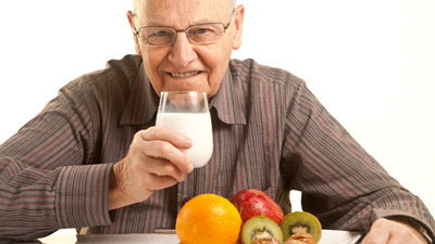 اهمیت تغذیه در سالمندان,تغذیه سالمندان,مراقبت تغذیه سالمندان