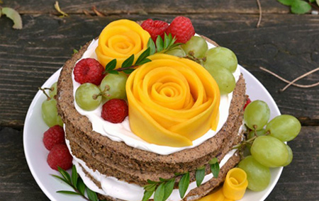 تصاویر تزیین کیک با میوه,مدل های تزیین کیک با میوه
