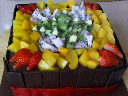 تصاویر تزیین کیک با میوه,مدل های تزیین کیک با میوه