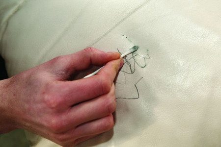 از بین بردن خودکار روی مبل چرم,طرز تمیز کردن لکه خودکار از روی مبل