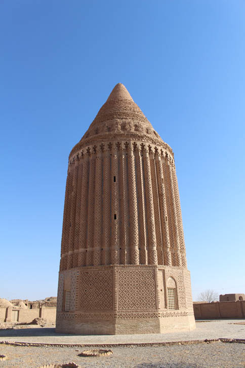 برج علی آباد کشمر,برج علی آباد,مکان های تاریخی ایران