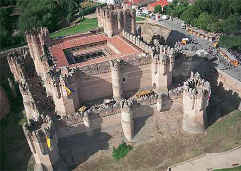 قلعه کوکا,قلعه کوکا اسپانیا,مکانهای دیدنی اسپانیا