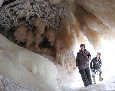 غارهای یخی,دریاچه سوپریر,غارهای یخی در دریاچه سوپریر