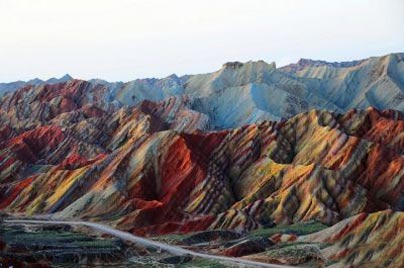 مکانهای دیدنی چین,کوههای رنگارنگ در چین