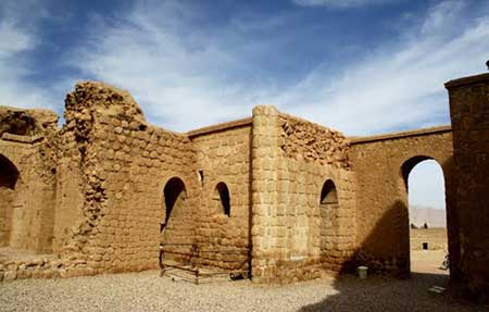 کاخ ساسان,کاخ سروستان,کاخ سروستان استان فارس