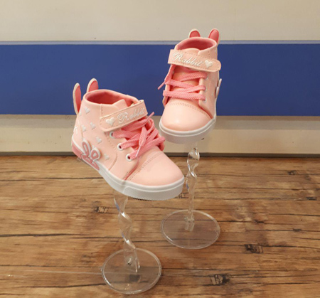 model4-shoes3-children1.jpg