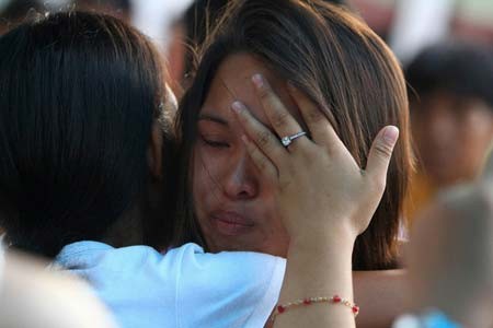 خانواده های قربانیان سانحه غرق شدن کشتی در فیلیپین 