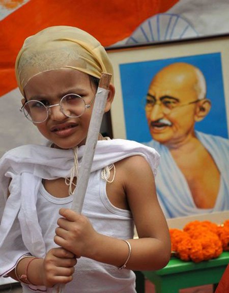 صدو چهل و چهارمین سالگرد تولد گاندی در هند