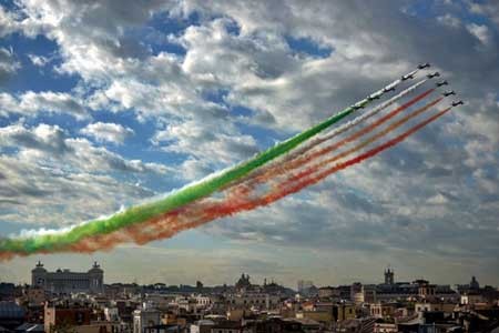 مانور هوایی در روز ارتش ایتالیا در رم