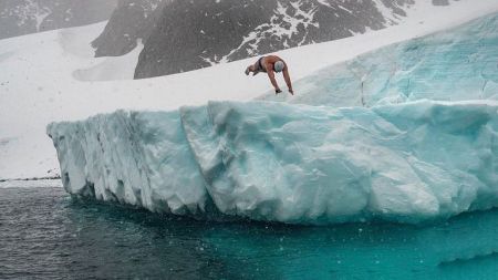اخبار,اخبار گوناگون,۳۳ سال تمرین برای ۸ دقیقه شنا در قطب جنوب