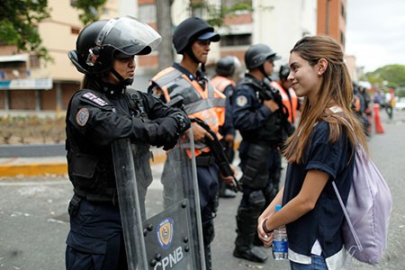 عکسهای جالب,عکسهای جذاب,پلیس ضد شورش 