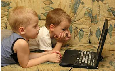 خطرات شایع در اینترنت برای کودکان